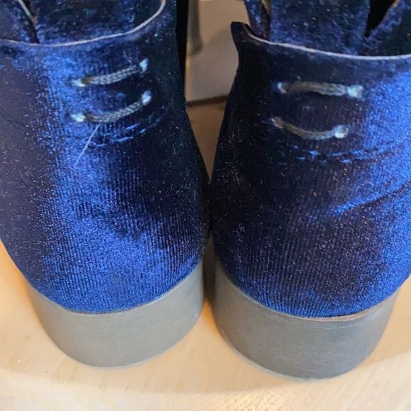 Steven Madden blue suede boots - Picture 7 of 7